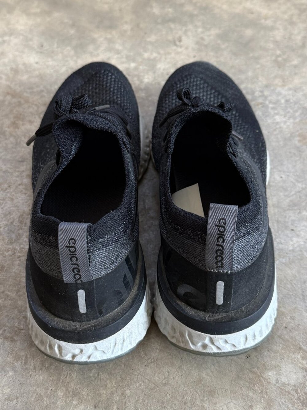 Nike Women's Epic React Flyknit 'Black' Sneakers Size 8 - Picture 4 of 6
